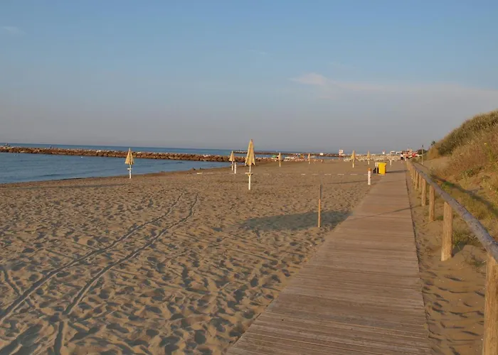 Family Flat With Two Private Courtyards Eraclea Mare