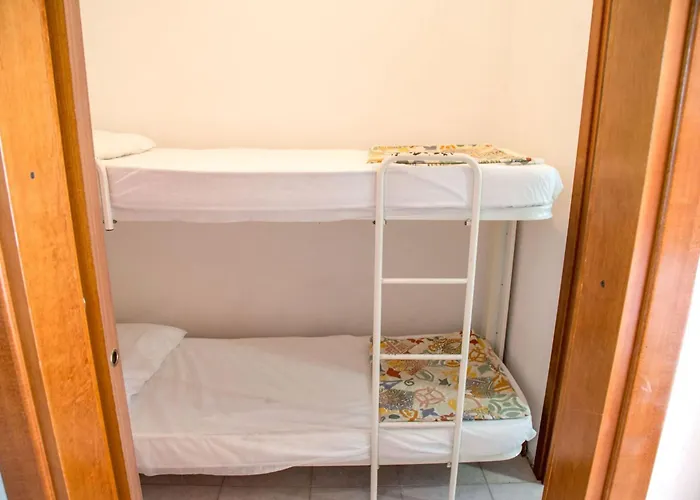 아파트 Family Flat With Two Private Courtyards *